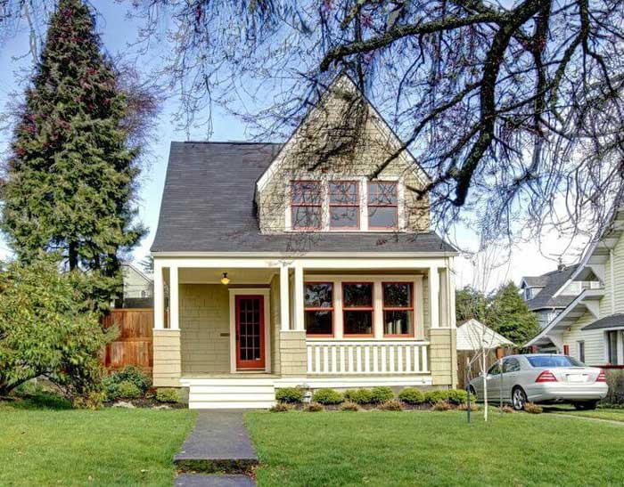 A beautiful white home with clear windowsinstalled by Denver's best window installers